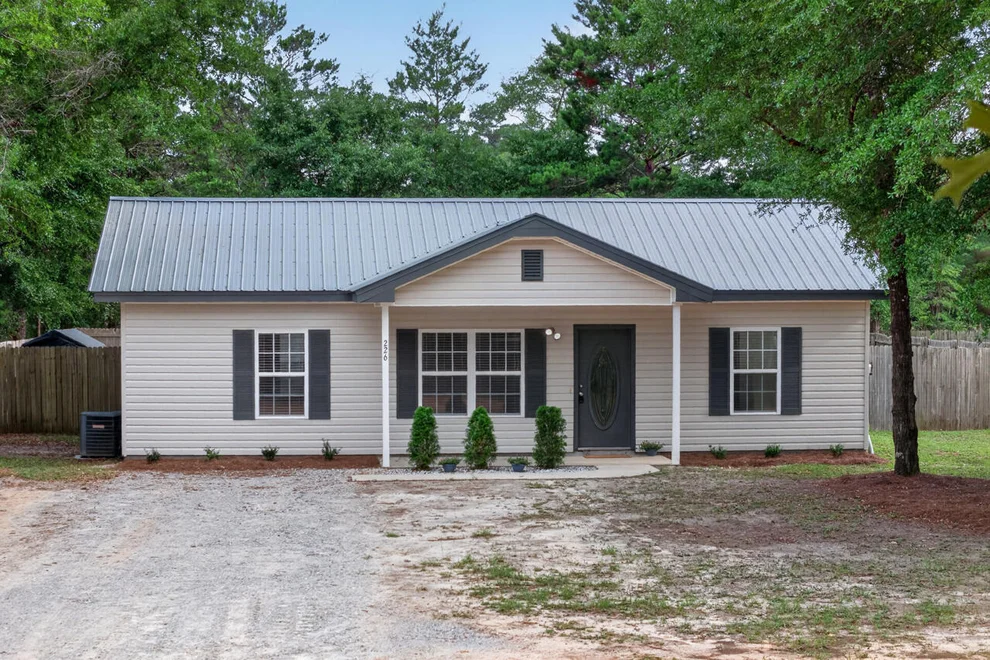 Unit for sale at 226 E Cypress Avenue, DeFuniak Springs, FL 32433