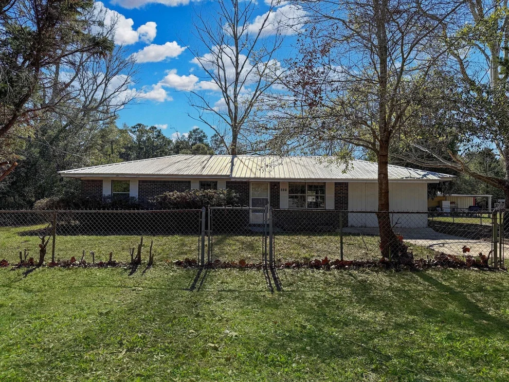 Unit for sale at 210 Sidney Avenue, DeFuniak Springs, FL 32433