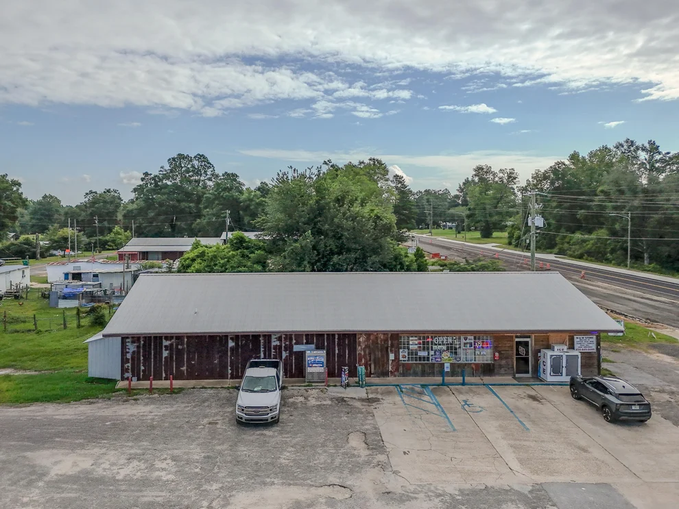 Unit for sale at 3612 Washington Street, Chipley, FL 32428