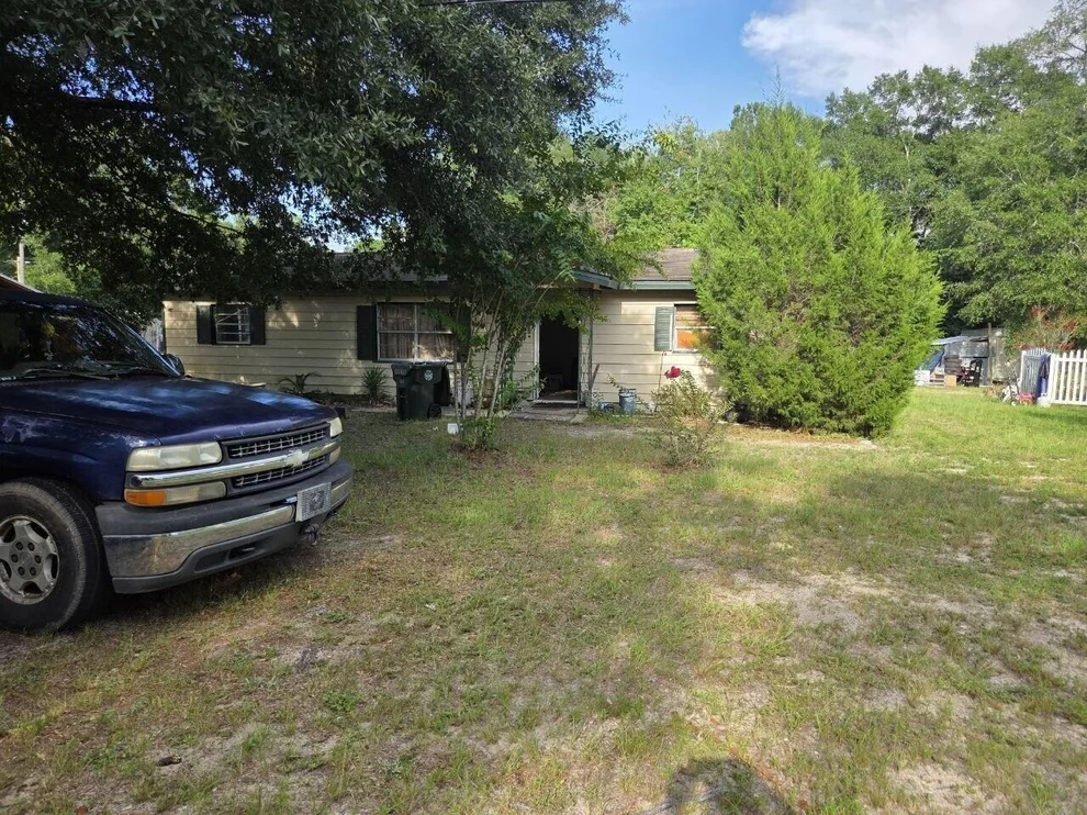 Unit for sale at 163 Fredrick Drive, DeFuniak Springs, FL 32433
