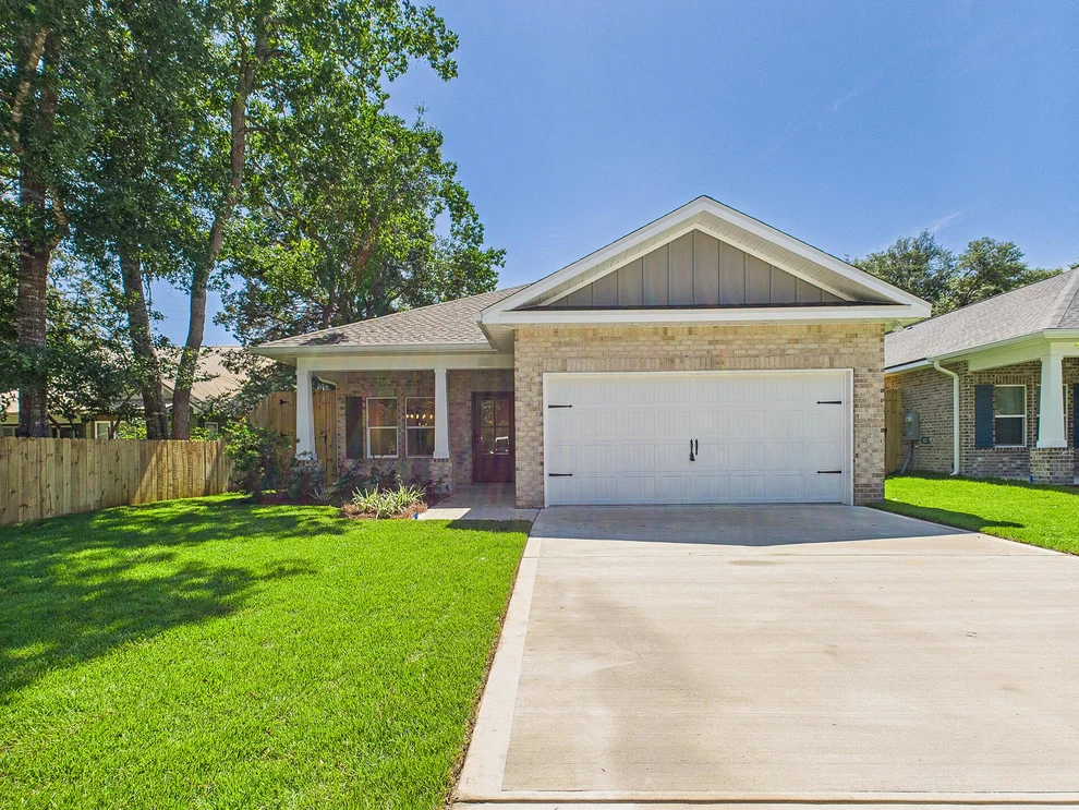Unit for sale at 1494 Pine Street, Niceville, FL 32578