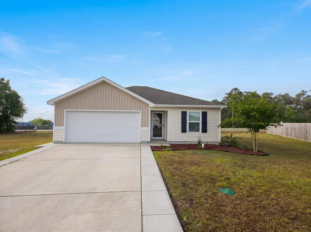 Unit for sale at 128 Mikaela Avenue, DeFuniak Springs, FL 32433