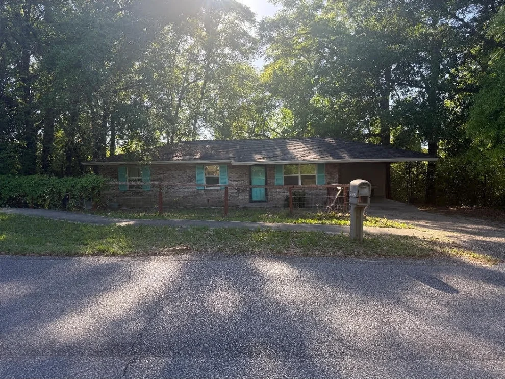 Unit for sale at 93 N 1st Street, DeFuniak Springs, FL 32433