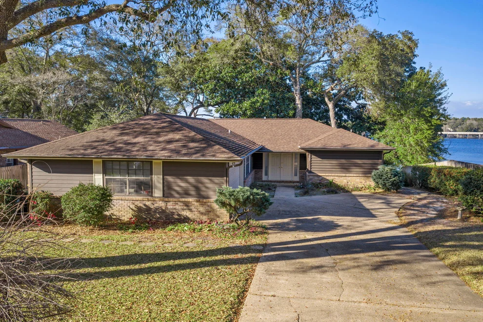 Unit for sale at 630 Sailboat Drive, Niceville, FL 32578