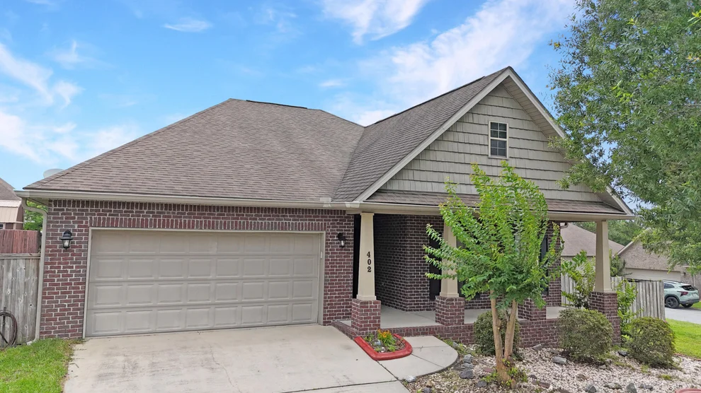 Unit for sale at 402 Wych Circle, Crestview, FL 32536
