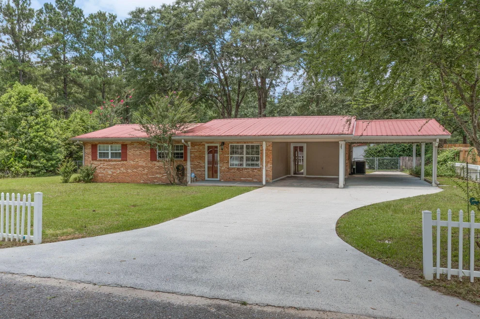 Unit for sale at 116 Lisenby Drive, Bonifay, FL 32425
