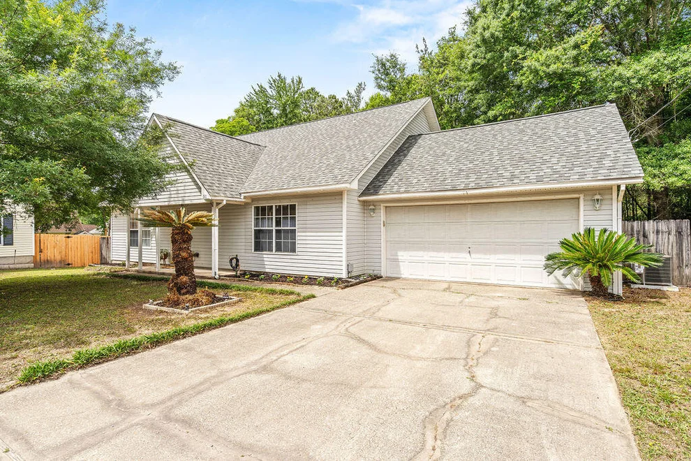 Unit for sale at 510 Hillview Circle, Crestview, FL 32536