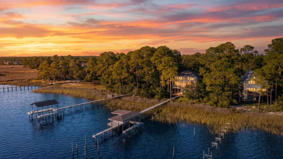Unit for sale at 7109 Wells Avenue, Navarre, FL 32566