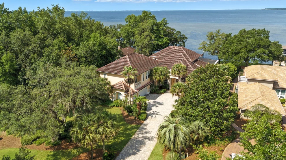 Unit for sale at 923 Lido Circle, Niceville, FL 32578