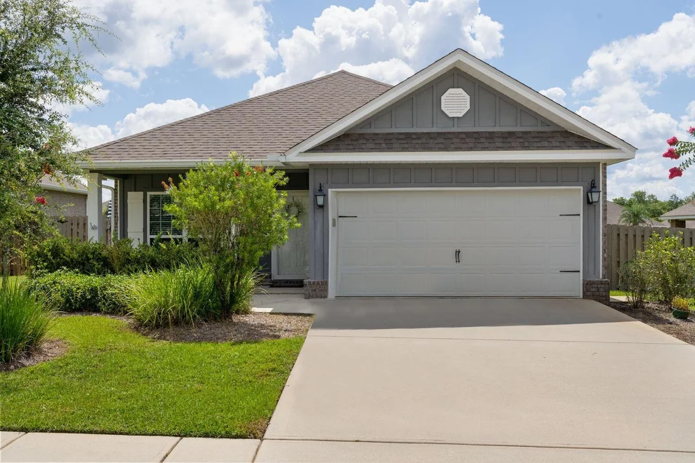 Unit for sale at 232 Lottie Loop, Freeport, FL 32439