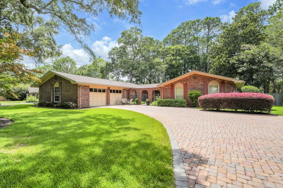Unit for sale at 103 Bahia Vista Drive, Niceville, FL 32578