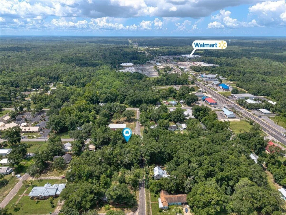 Unit for sale at 409 S 13Th Street, DeFuniak Springs, FL 32435