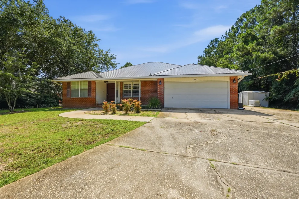 Unit for sale at 2017 Candlewood Drive, Navarre, FL 32566