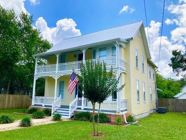 Unit for sale at 290 Crescent Drive, DeFuniak Springs, FL 32435