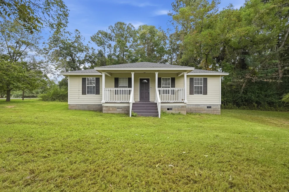 Unit for sale at 3894 Sunnyside Avenue, Laurel Hill, FL 32567