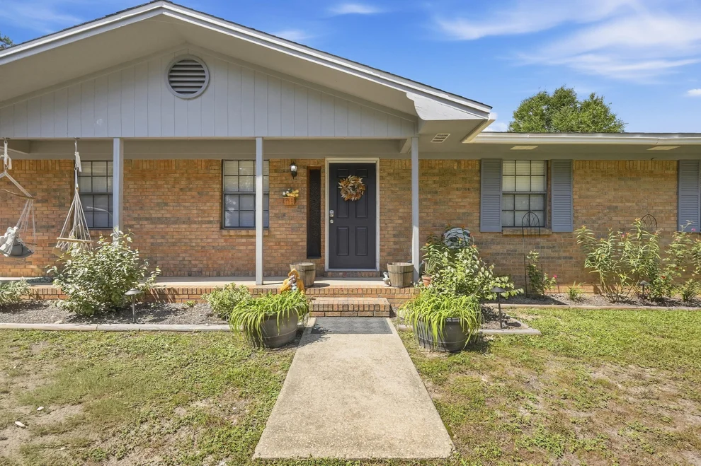 Unit for sale at 3945 Painter Branch Road, Crestview, FL 32539
