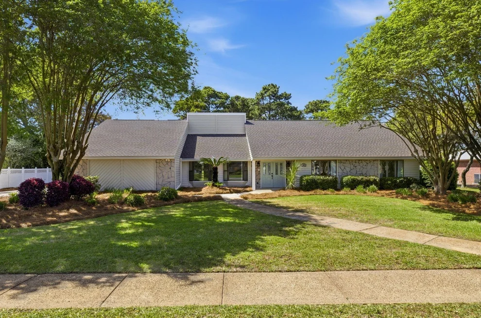 Unit for sale at 47 Country Club Dr E, Destin, FL 32541