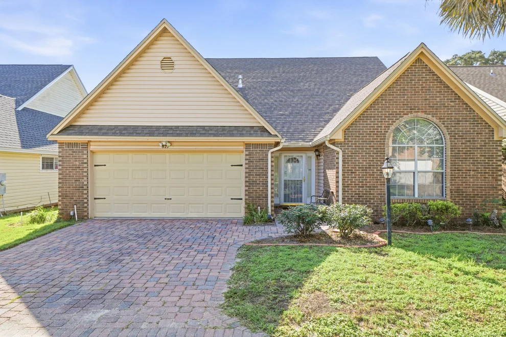 Unit for sale at 827 Fairway Lakes Drive, Niceville, FL 32578