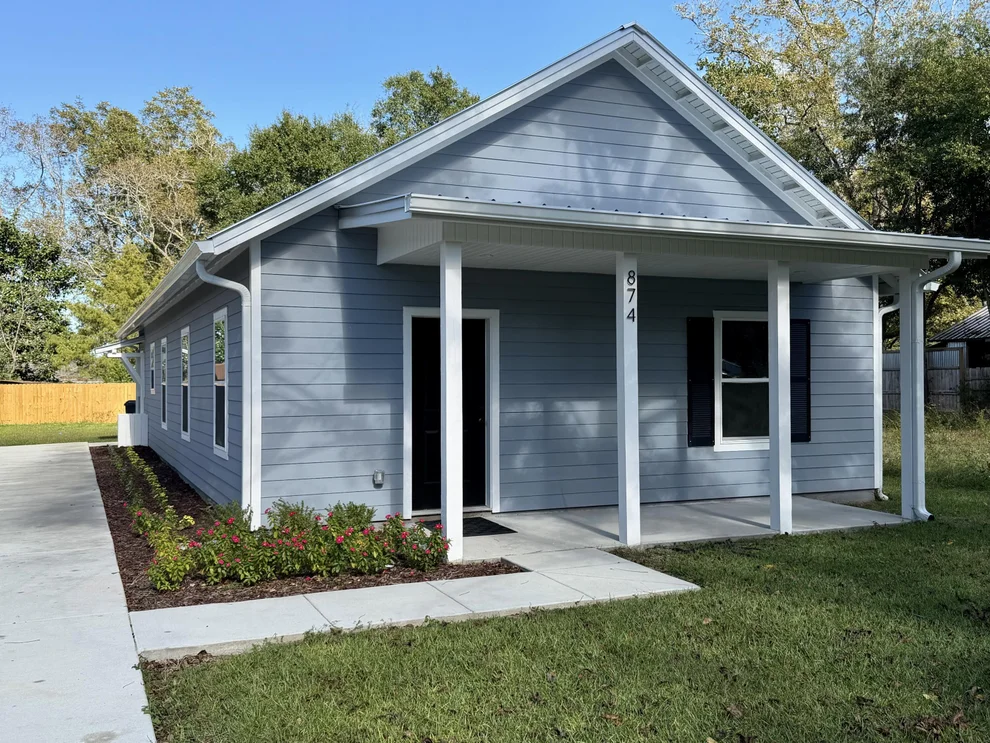 Unit for sale at 874 W Orange Avenue, DeFuniak Springs, FL 32435