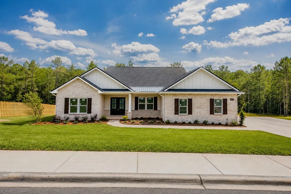 Unit for sale at 2462 Hammock Lane, Crestview, FL 32536