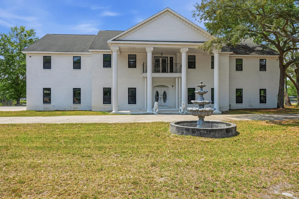 Unit for sale at 680 Mallet Bayou Road, Freeport, FL 32439