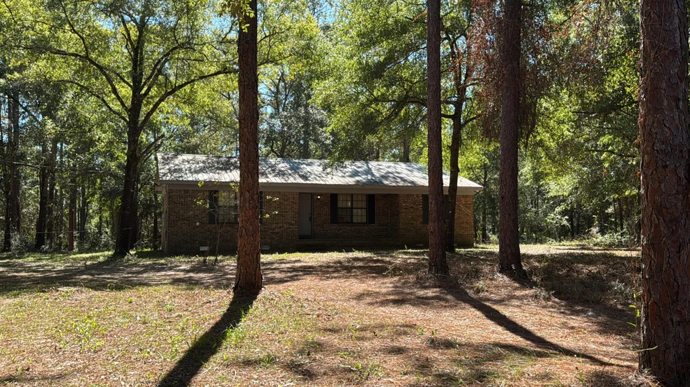 Unit for sale at 2928 Aplin Road, Crestview, FL 32539
