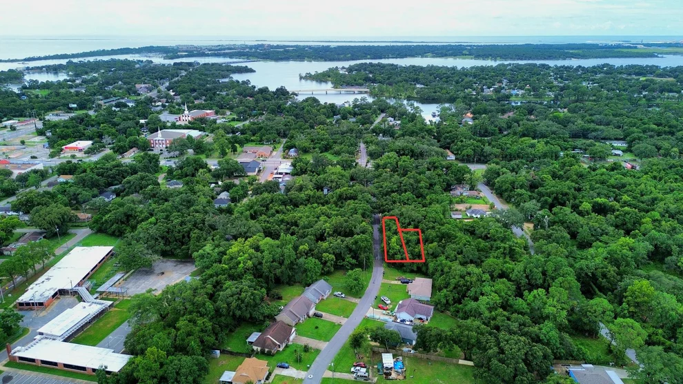 Unit for sale at 107 N Jamaica Street, Pensacola, FL 32507