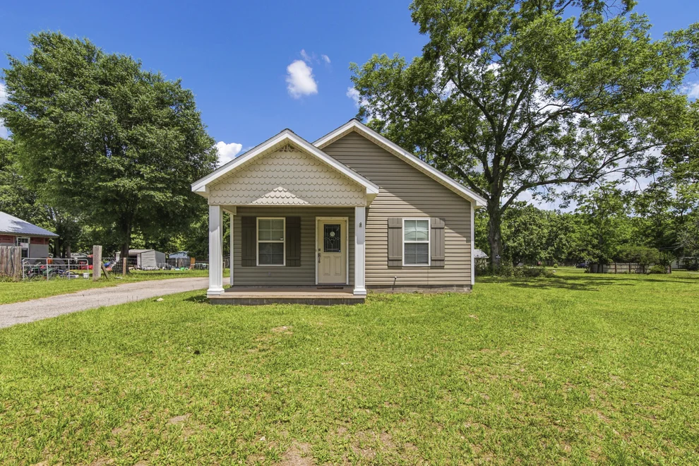 Unit for sale at 107 S Canal Street, Other, AL 00N/A