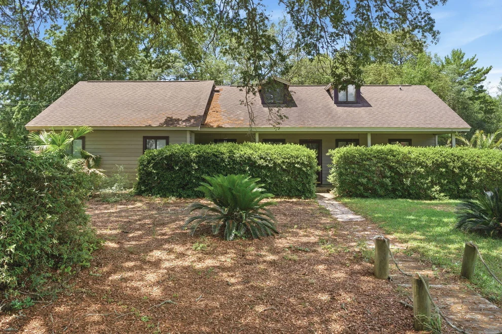 Unit for sale at 2725 Sherwood Drive, Navarre, FL 32566