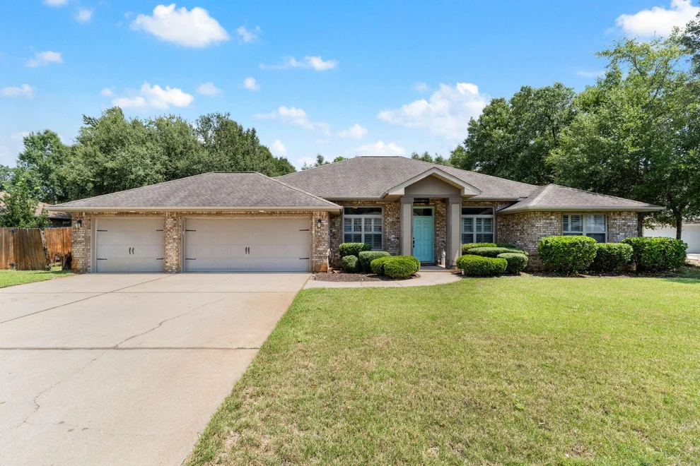 Unit for sale at 2964 Albatross Drive, Navarre, FL 32566