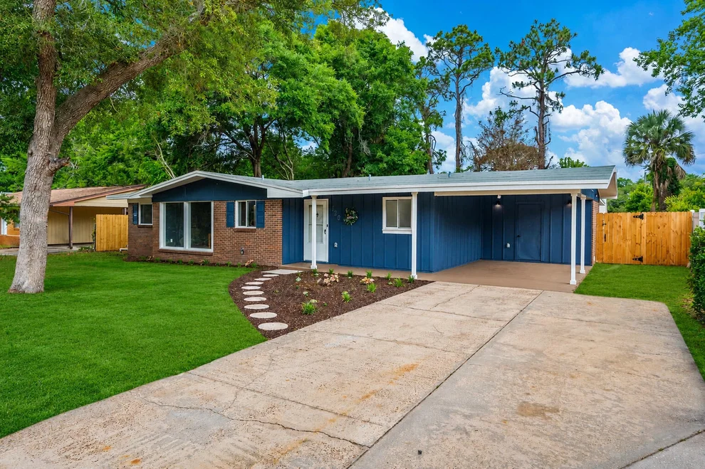 Unit for sale at 120 Jamestown Avenue, Fort Walton Beach, FL 32547