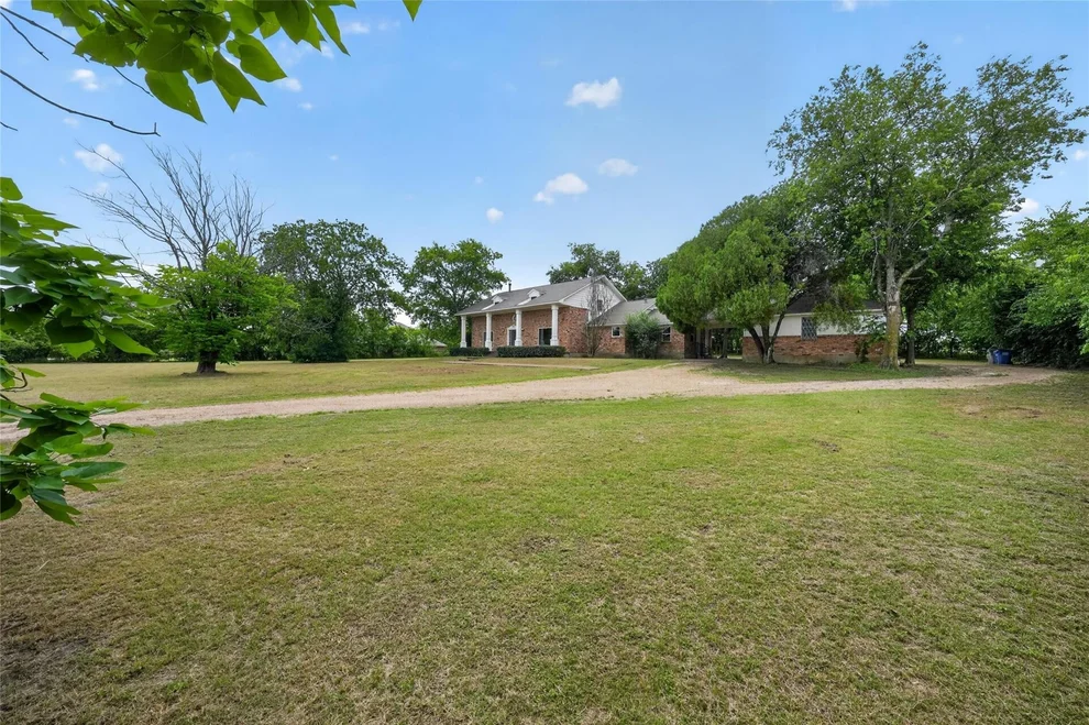Unit for sale at 928 E Bear Creek Road, Glenn Heights, TX 75154