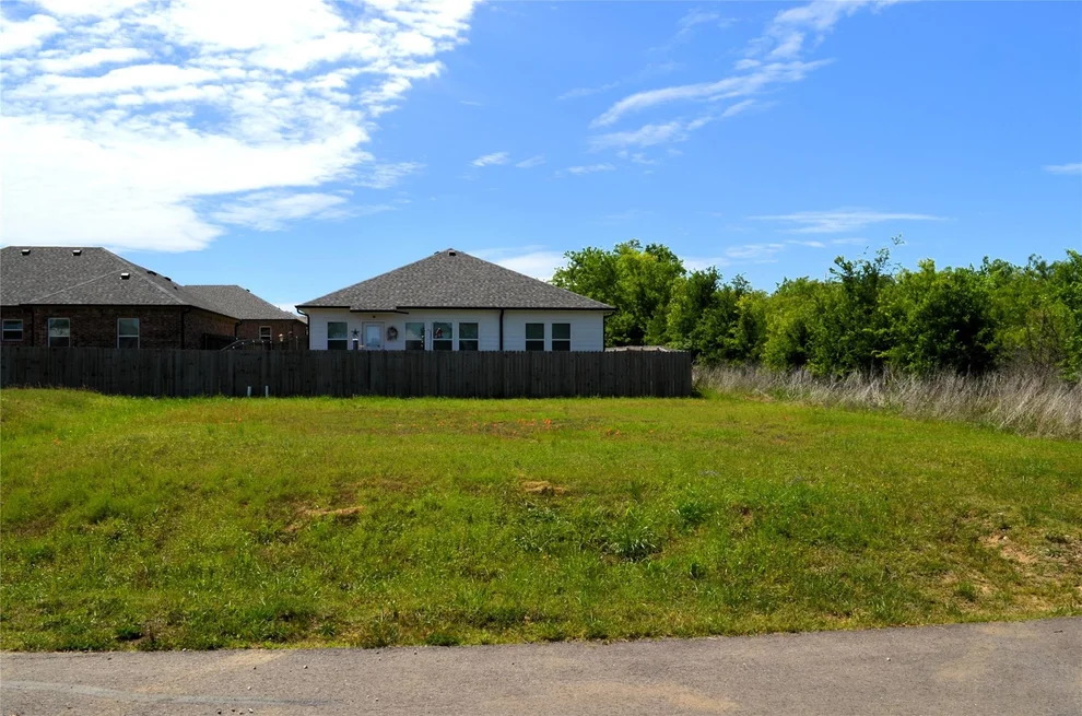 Unit for sale at 311 Rike Road, Mabank, TX 75147