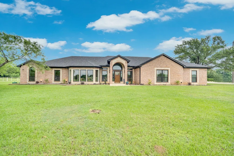 Unit for sale at 6624 Shadow Valley Drive, Burleson, TX 76028