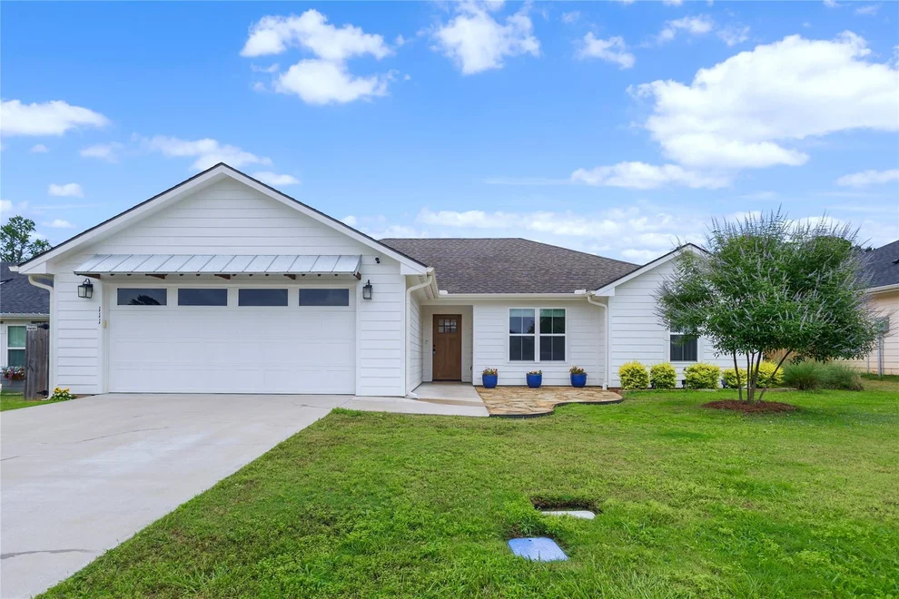Unit for sale at 111 Lainey Lane, Mineola, TX 75773
