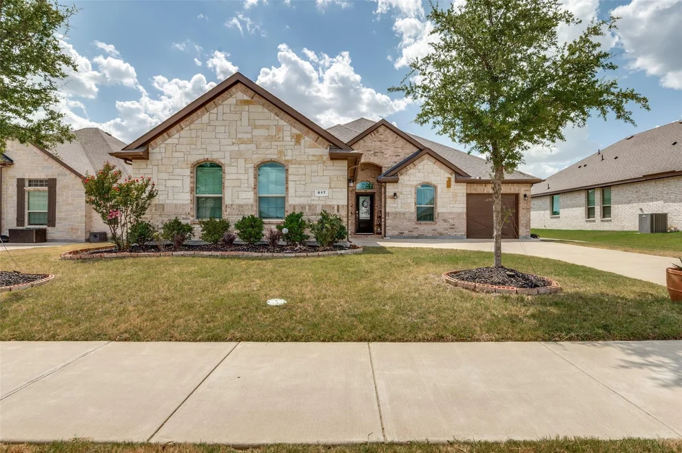Unit for sale at 617 Mesquite Grove Road, Midlothian, TX 76065