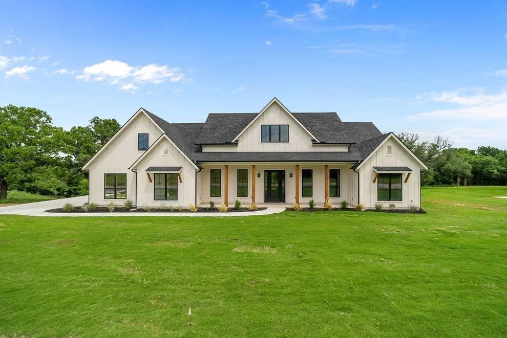 Unit for sale at 223 Gopher Road, Weatherford, TX 76088