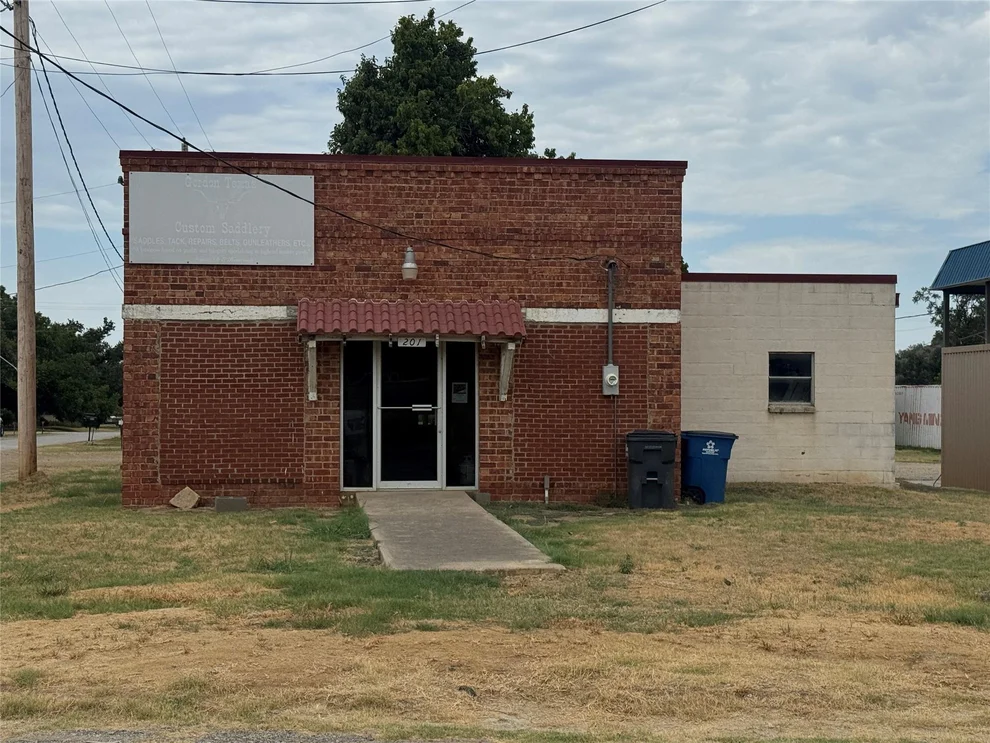 Unit for sale at 201 E Crockett Street, Gordon, TX 76066