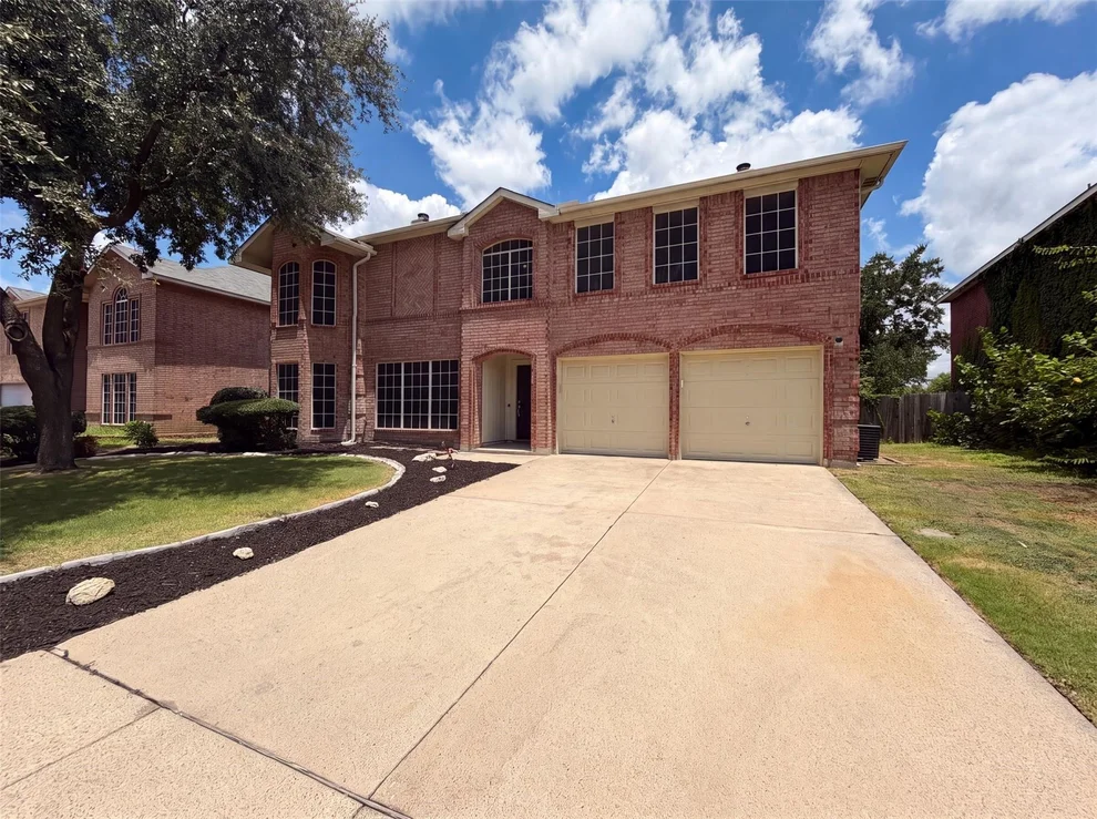 Unit for sale at 6878 Genevieve Drive, Fort Worth, TX 76137