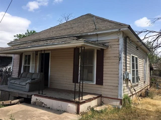 Unit for sale at 803 S Neches Street, Coleman, TX 76834