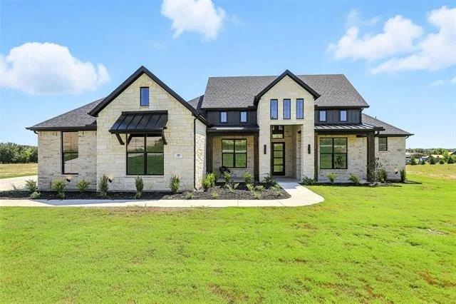 Unit for sale at 108 Gibson Bend, Weatherford, TX 76087
