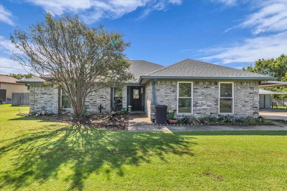 Unit for sale at 107 Fort Graham Circle, Waco, TX 76705