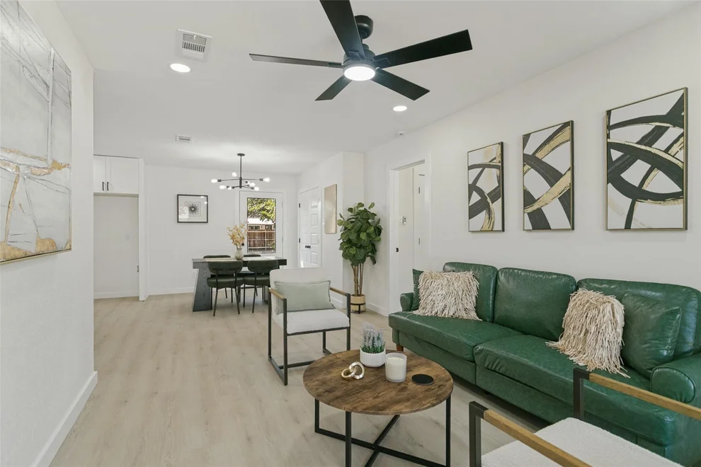 Unit for sale at 2812 E 15th Street, Plano, TX 75074