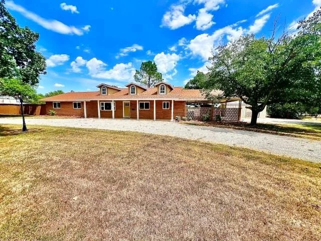 Unit for sale at 1822 Vine Street, Brownwood, TX 76801