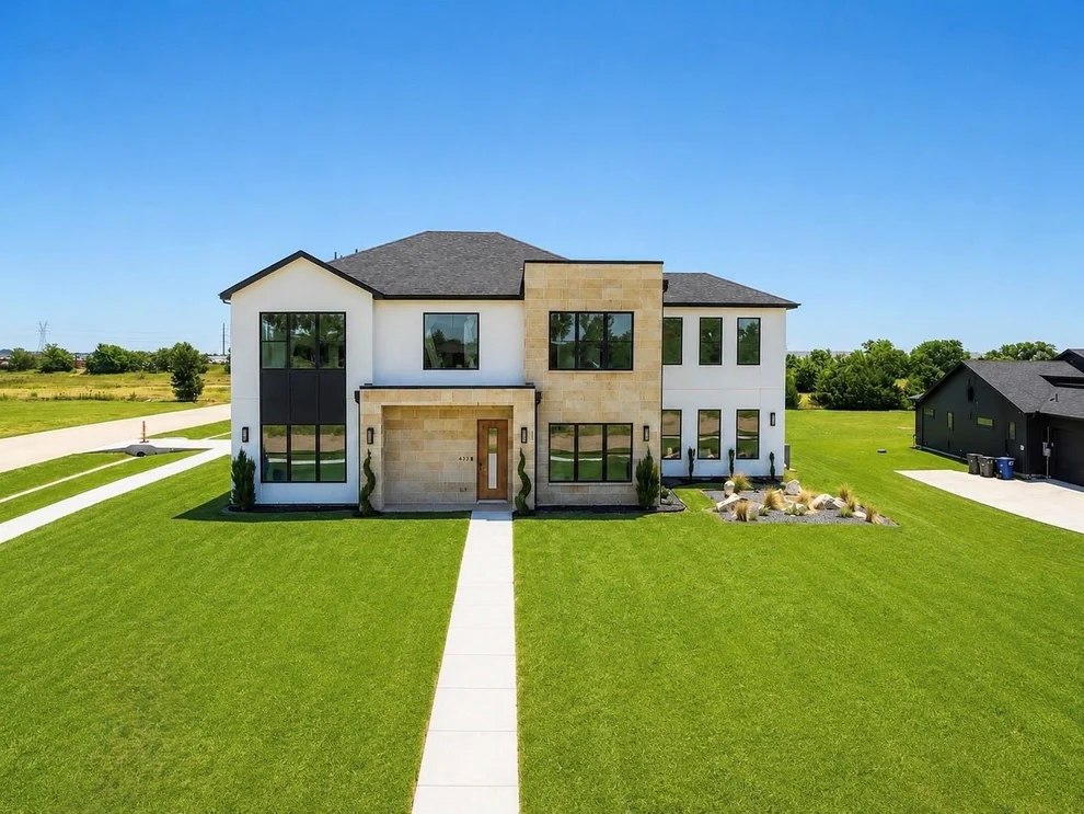 Unit for sale at 436 Whispering Way, Red Oak, TX 75154