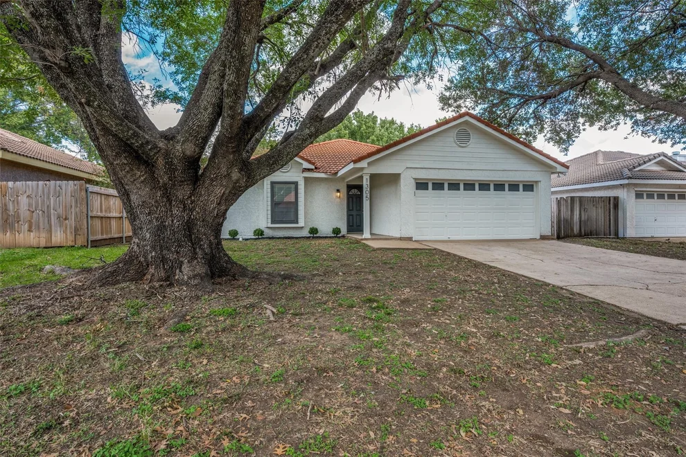 Unit for sale at 1305 Nelson Place, Fort Worth, TX 76028