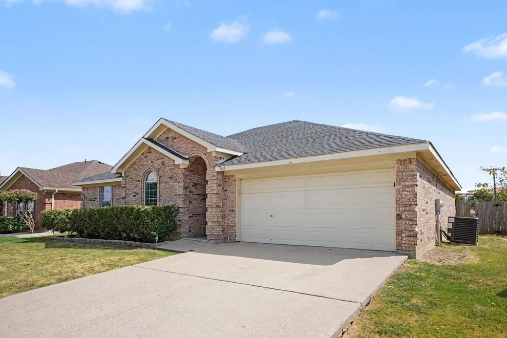 Unit for sale at 360 Mcmurtry Drive, Arlington, TX 76002