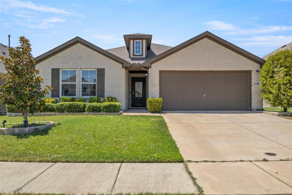 Unit for sale at 2305 Mount Olive Lane, Forney, TX 75126