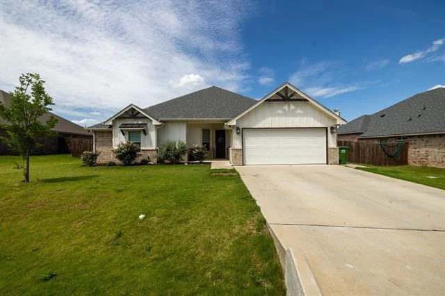 Unit for sale at 3006 Promenade Drive, Granbury, TX 76049