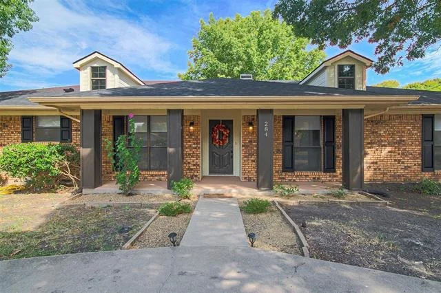 Unit for sale at 284 W San Antonio Street, Van Alstyne, TX 75495